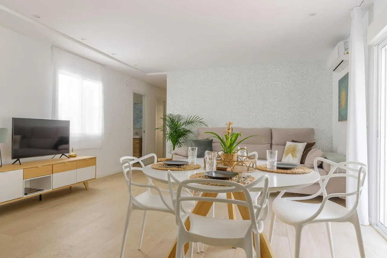 Spacious & Quiet Apartment By Hellomalaga - Azahar